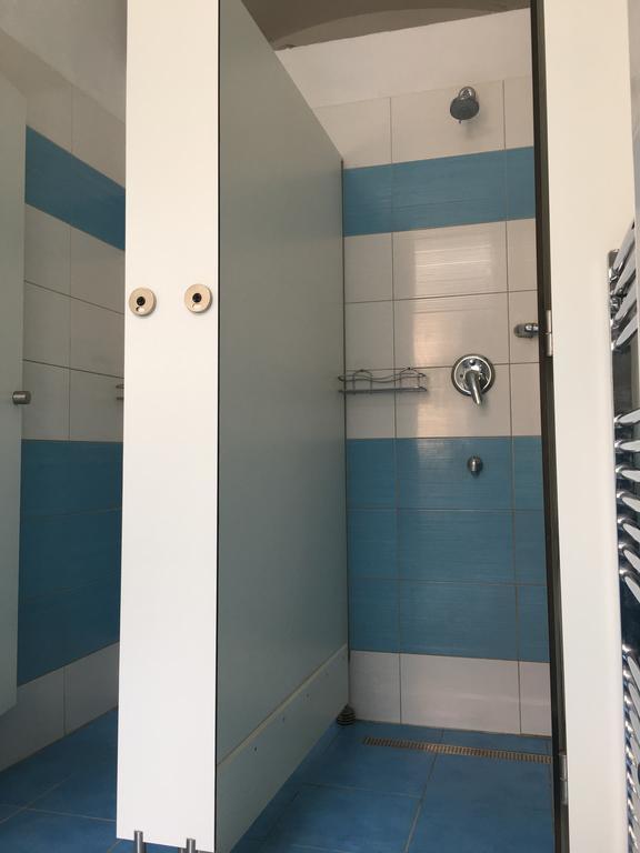 Chichilli Hostel Вена Экстерьер фото