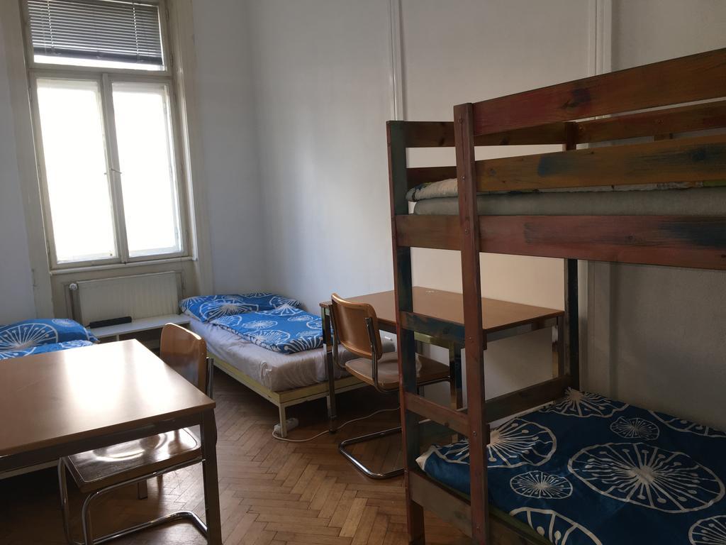 Chichilli Hostel Вена Экстерьер фото