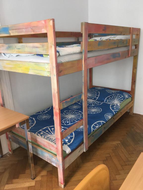 Chichilli Hostel Вена Экстерьер фото