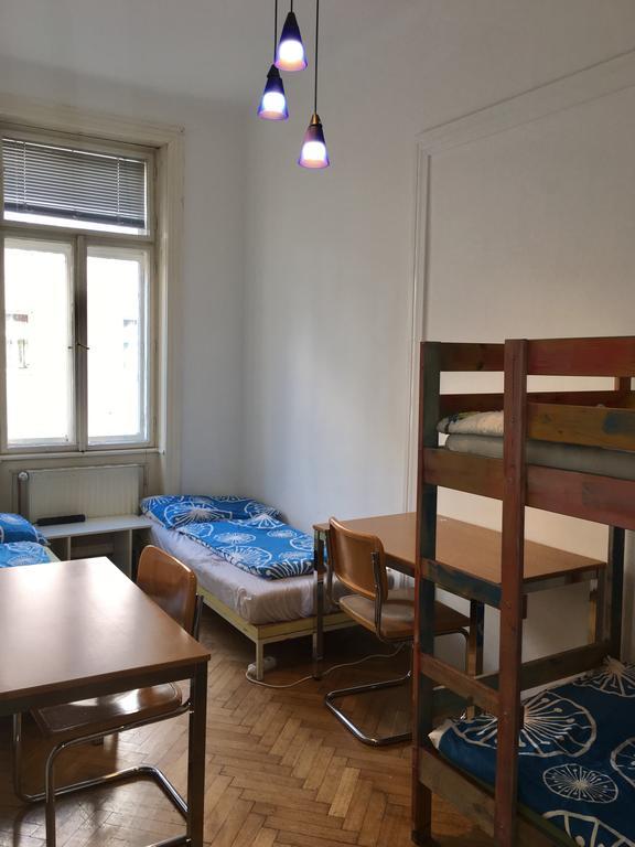Chichilli Hostel Вена Экстерьер фото