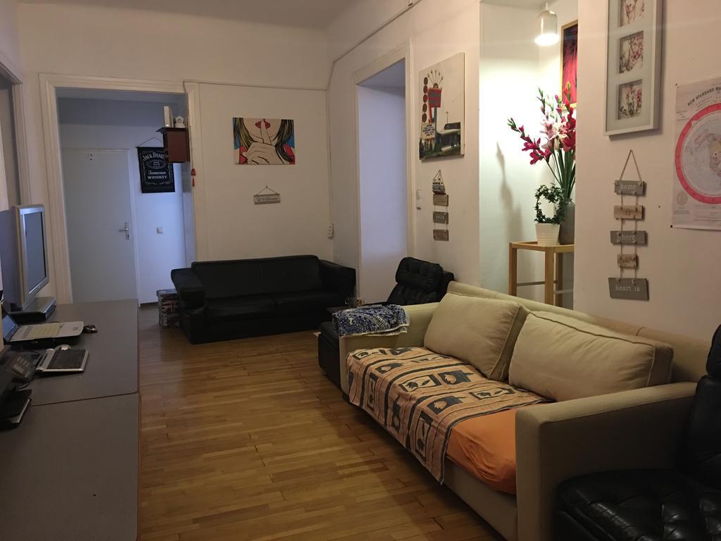 Chichilli Hostel Вена Экстерьер фото