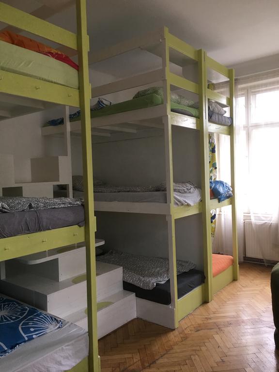 Chichilli Hostel Вена Экстерьер фото