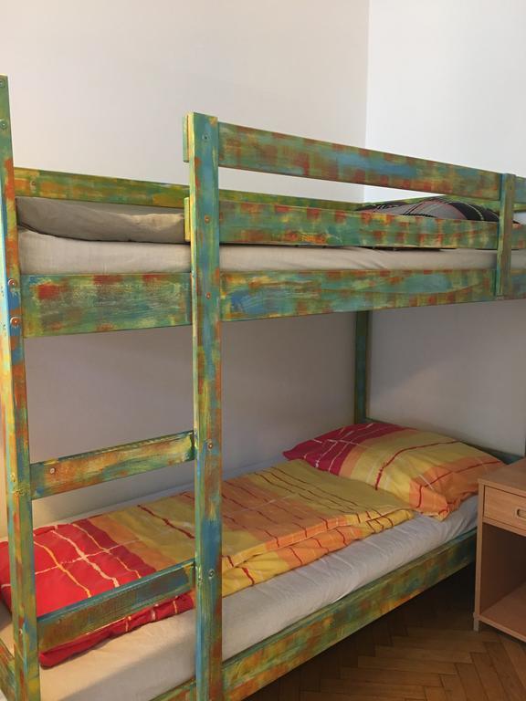 Chichilli Hostel Вена Экстерьер фото